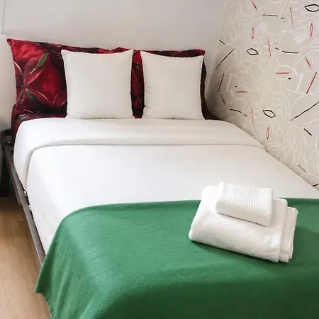 Spacious With 4 Bedrooms Lisboa