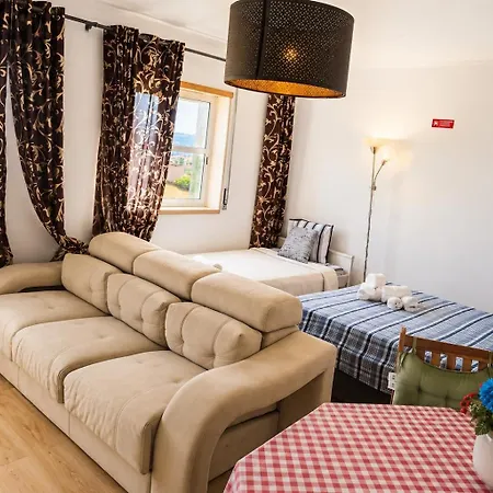 Lejlighed Spacious With 4 Bedrooms *