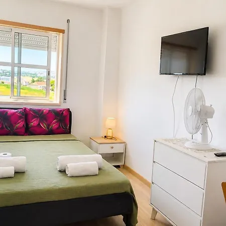 Spacious With 4 Bedrooms Apartment Lisbon
