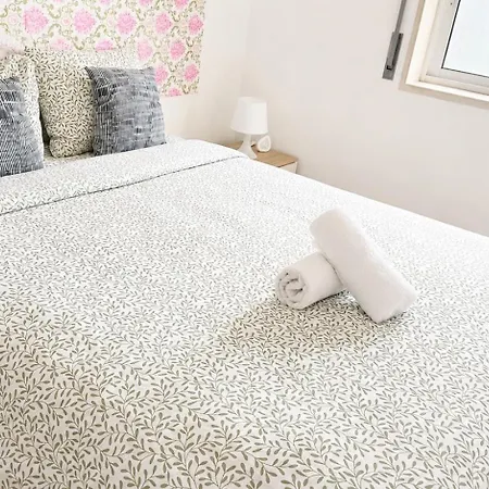 Spacious With 4 Bedrooms *