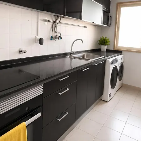 Apartment Spacious With 4 Bedrooms *